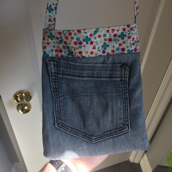 ❤️Handmade recycled jeans and floral print small shoulder crossbody bag - Picture 3 of 10